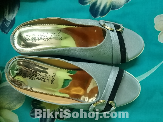 হিল জুতা